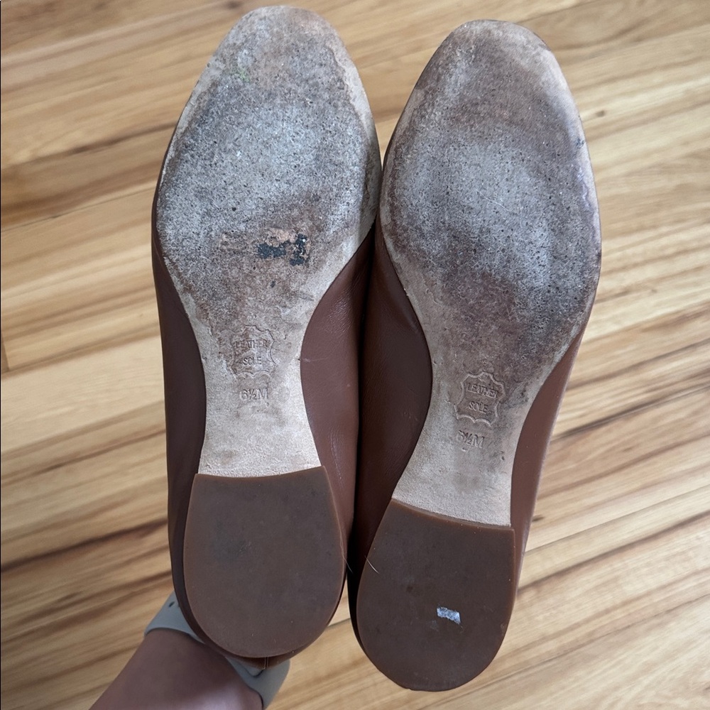 Tory Burch Raleigh Flat, gold logo leather sole - Picture 7 of 9